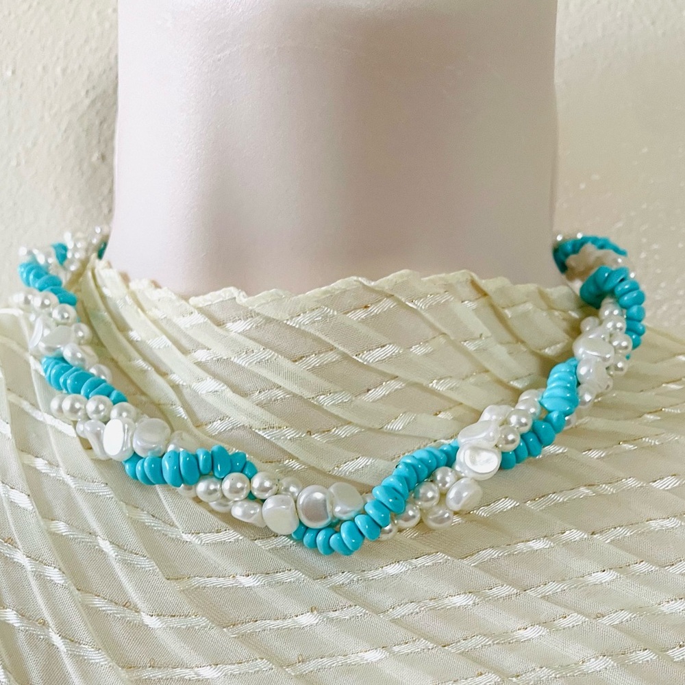 Vintage Turquoise and White Beaded Necklace